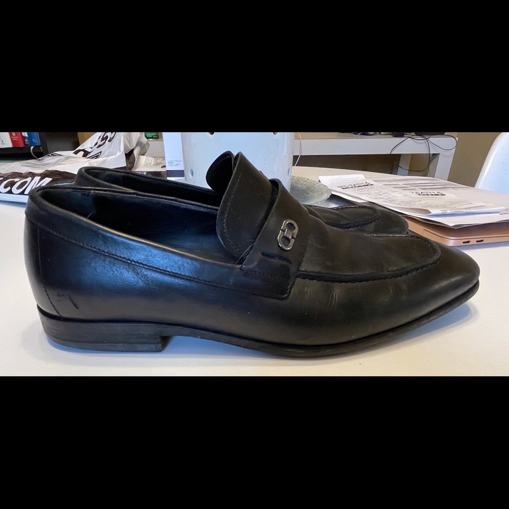 Salvatore Ferragamo black loafers. Size 7 2e.
